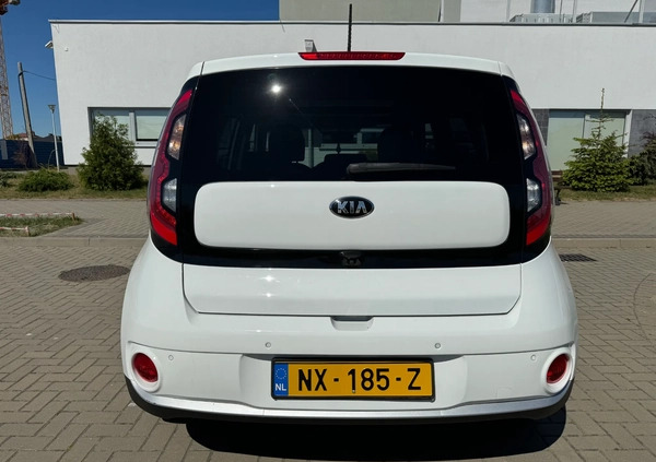 Kia Soul cena 59800 przebieg: 51042, rok produkcji 2017 z Bobolice małe 781